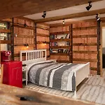 Skay Loft Bed & Breakfast 3*