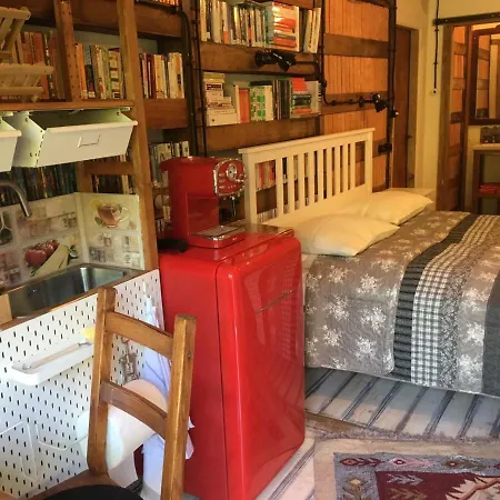 Skay Loft Nocleg ze śniadaniem 3*